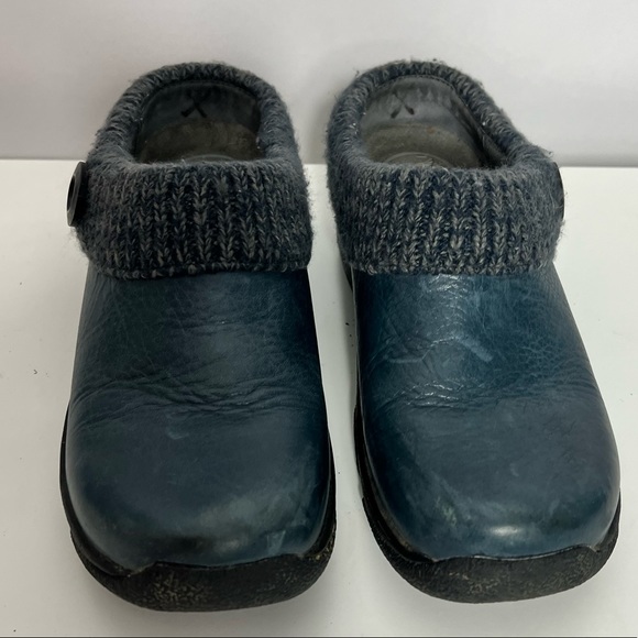 Dansko Shoes - Womens Vintage Dansko Shoes Blue Sweater cuff button Sz 37